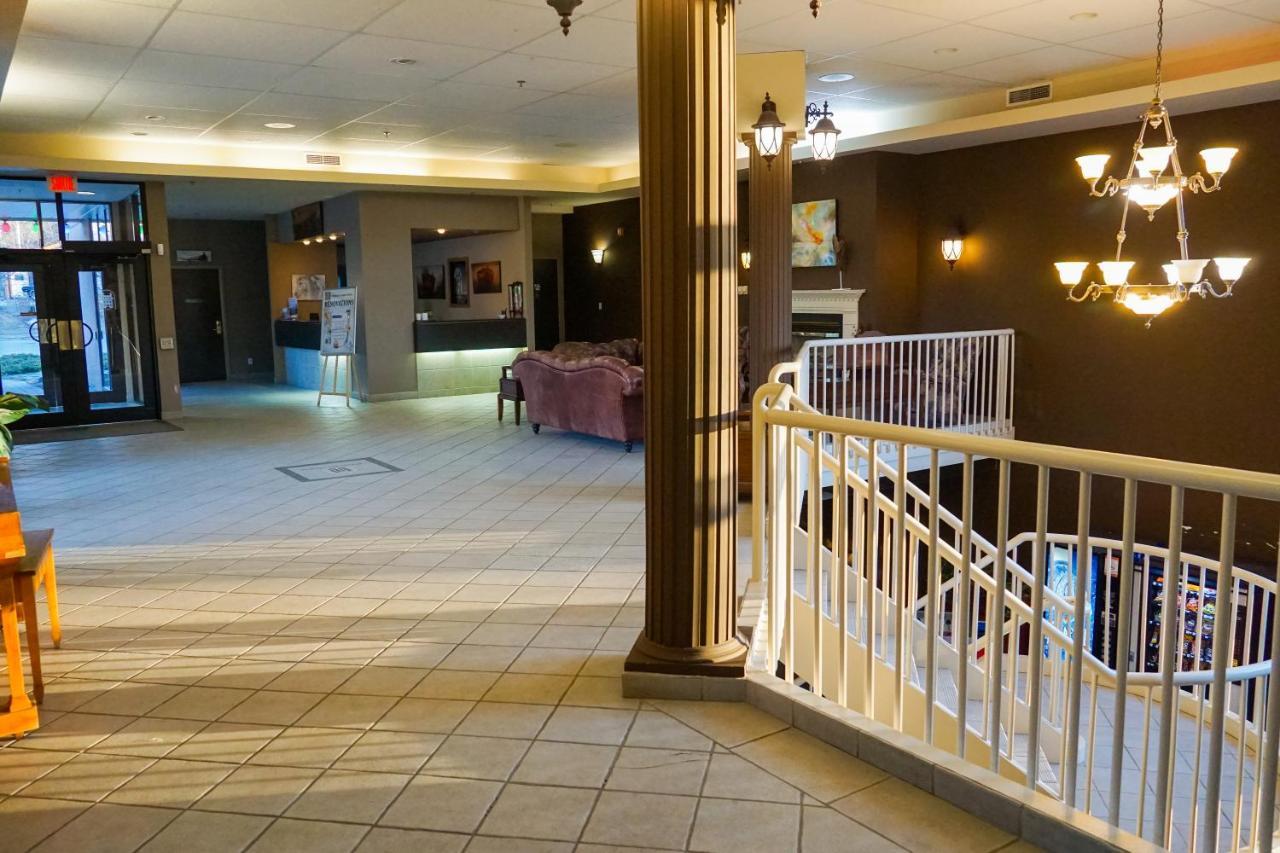 Chateau Logue Hotel Maniwaki Eksteriør billede